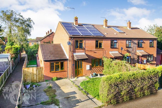 Youngs Crescent, Freethorpe, Norwich 3 bed semi