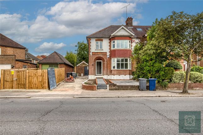 Lullington Garth, London, N12 3 bed end of terrace house for sale