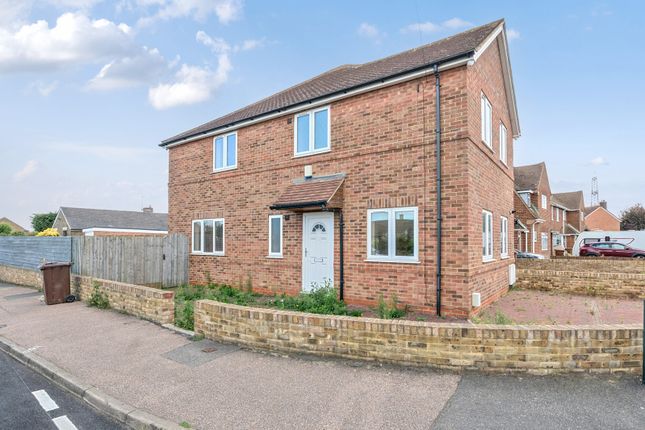 Grayne Avenue, Isle of Grain, Rochester 3 bed semi