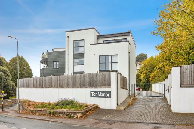 4 bed terraced house