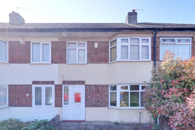 Thorn Lane, Rainham RM13 3 bed terraced house for sale