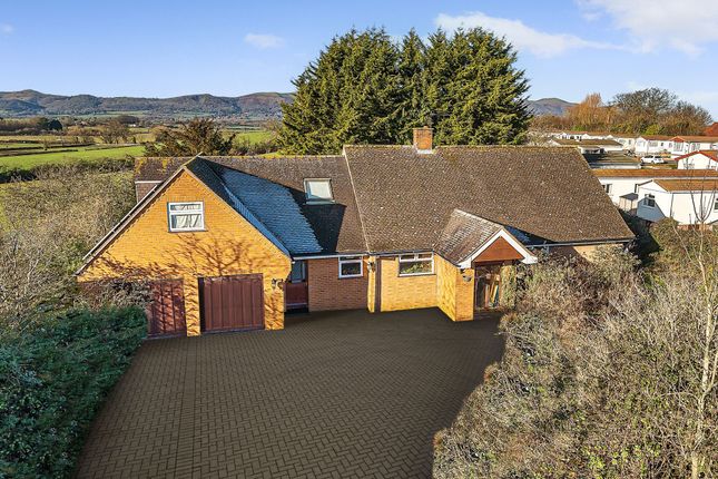 Hook Bank, Hanley Castle, WR8 5 bed detached bungalow for sale