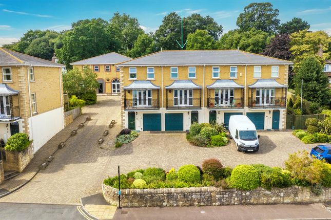 3 bedroom town house for sale