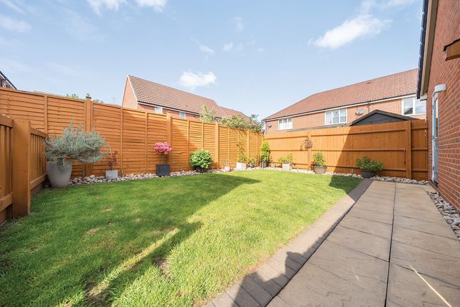 Blue Cedar Close, Yate, BS37 3 bed semi