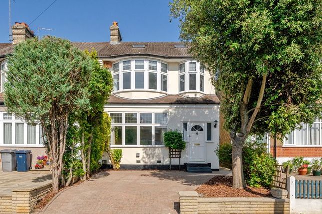 Ridgeway Avenue, East Barnet 3 bed semi