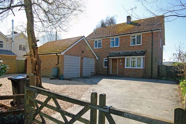 Fordingbridge SP6 4 bed detached house for sale