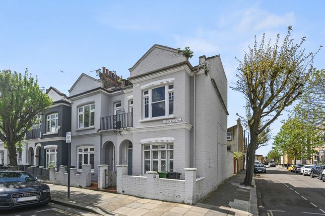 4 bedroom end of terrace house for sale