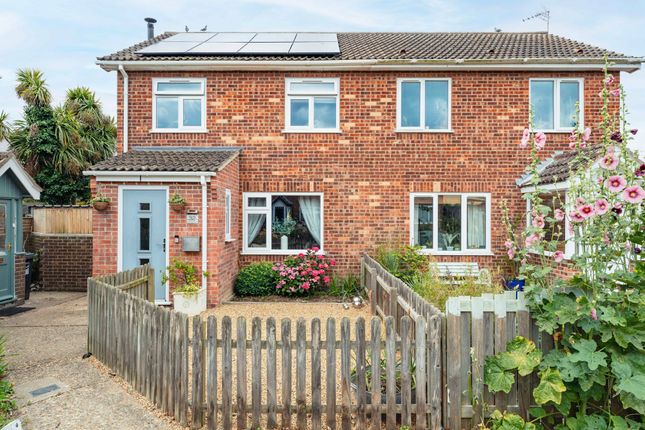 Lighthouse Close, Happisburgh 3 bed semi