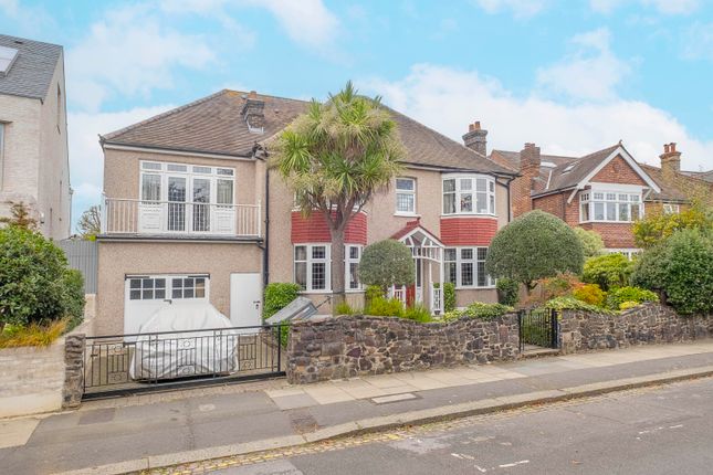 6 bed detached house