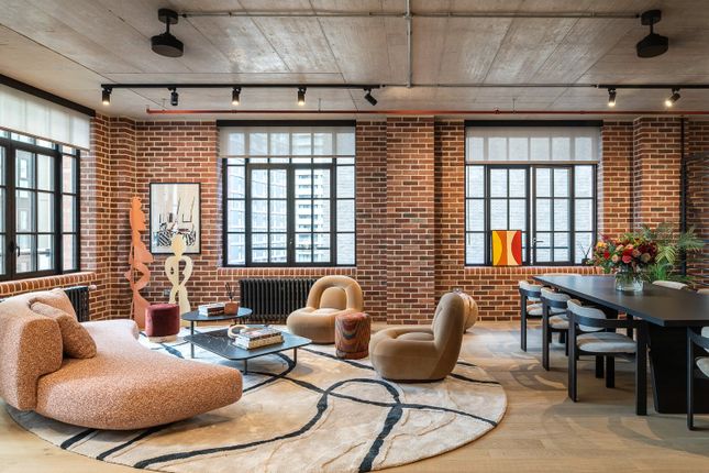 No.8 Harbord Square, Canary Wharf, E14 2 bed apartment for sale