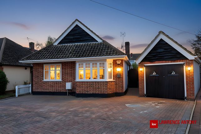 Princes Avenue, Benfleet, SS7 4 bed detached bungalow for sale