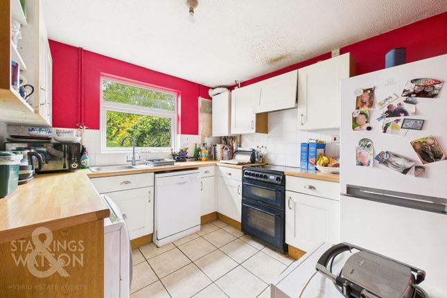 Finch Way, Brundall, Norwich 5 bed semi