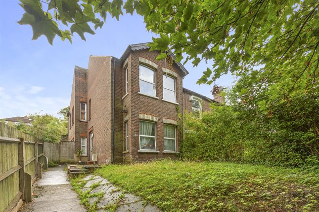 Hughenden Road, High Wycombe HP13 5 bed end of terrace house for sale