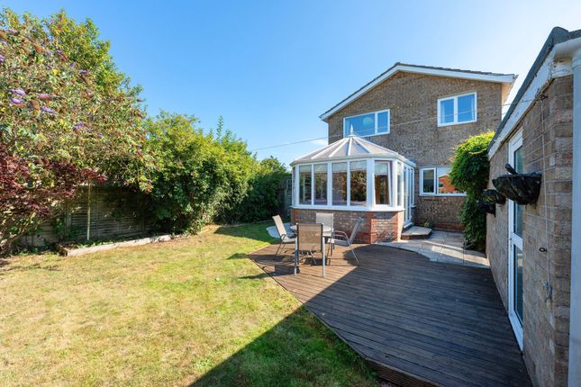 Chiltern Crescent, Oulton 3 bed detached house for sale