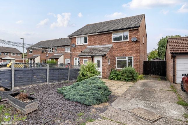 Winchfield Gardens, Tadley RG26 2 bed semi