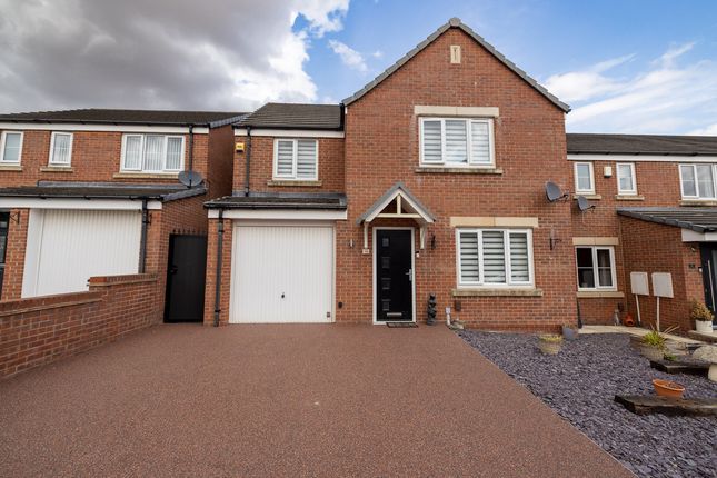 Harvest Avenue, Sheffield, S66 4 bed detached house for sale