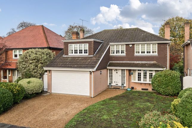 Woodland Grove, Weybridge, KT13 4 bed detached house for sale