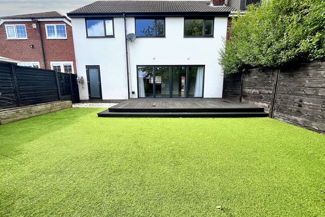 Alkrington Close, Bury, BL9 4 bed semi