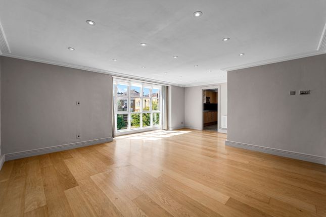 Oriel Drive, London SW13 2 bed apartment for sale