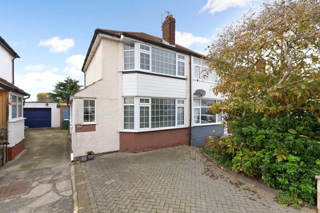 St Audrey Avenue, Bexleyheath, DA7 2 bed semi