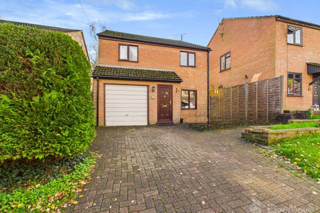 MELROSE CLOSE, BORDON, HAMPSHIRE, GU35 4 bed detached house for sale