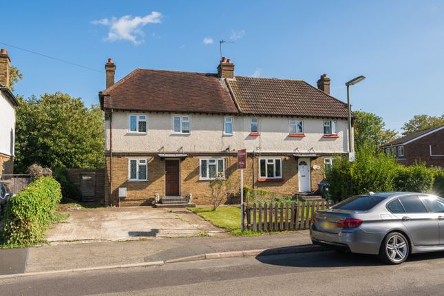 Cowley Avenue, Chertsey, KT16 3 bed semi