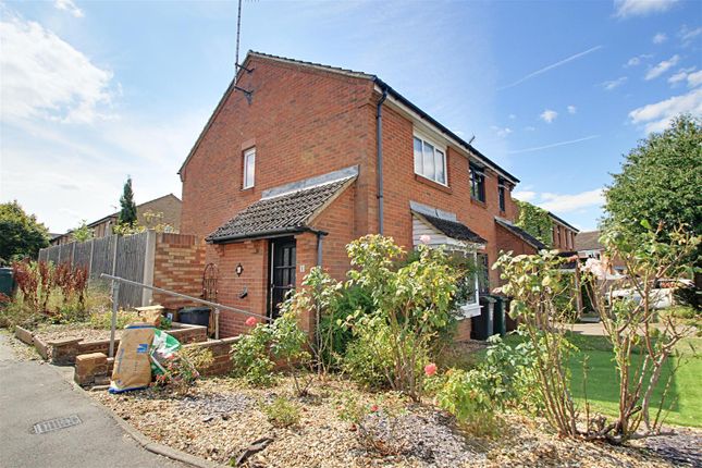 Roman Gardens, Kings Langley 2 bed end of terrace house for sale