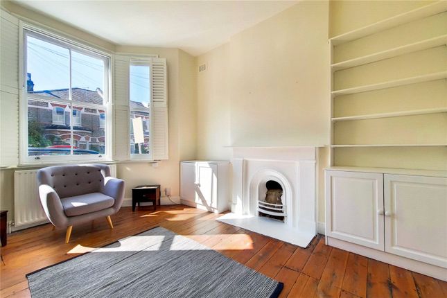 Salcott Road, SW11 2 bed apartment for sale