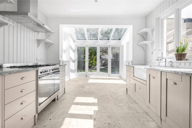 Willoughby Road, London, NW3 2 bed apartment for sale