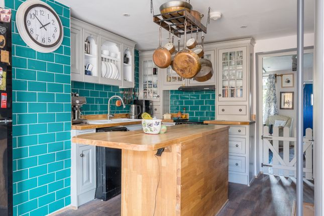 The Causeway, Bristol BS36 3 bed semi