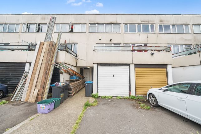 Belgrave Walk, Mitcham CR4 3 bed terraced house for sale