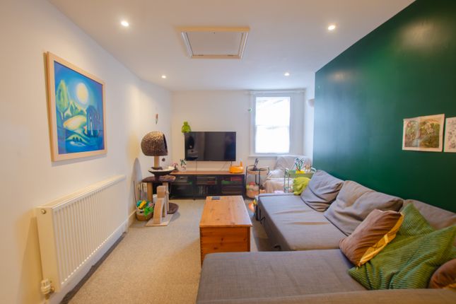 1 Arnold Place 10 Fore Street... 3 bed flat for sale