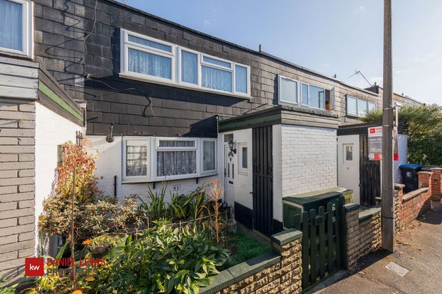 Monksgrove, Loughton, IG10 3 bed terraced house for sale