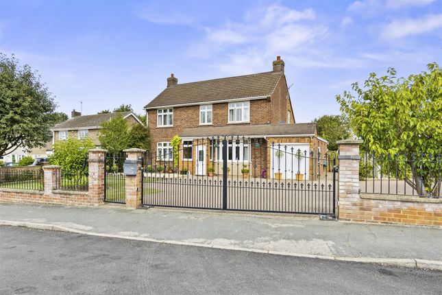 4 bed detached house