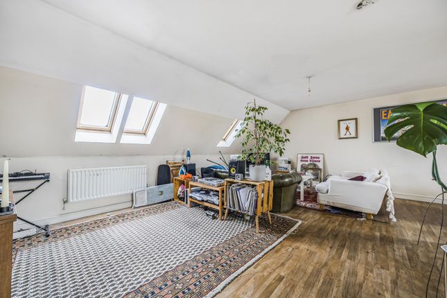 Kelly Avenue, London SE15 3 bed apartment for sale