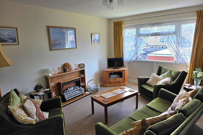 East Yar Road, Sandown PO36 2 bed flat for sale