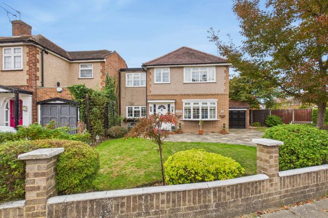 Gilmore Crescent, Ashford, Surrey, TW15 4 bed detached house for sale