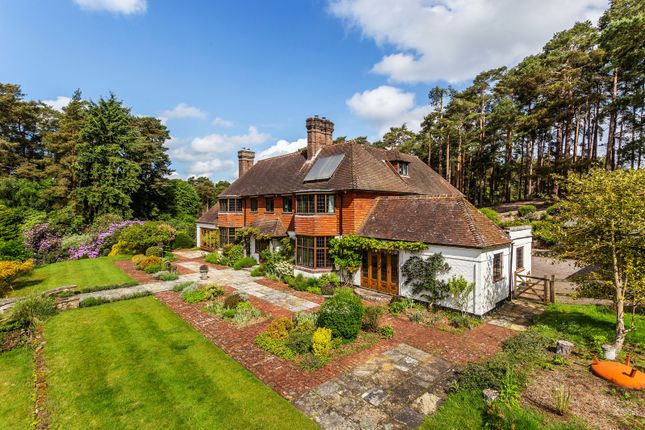 Jumps Road, Churt, Farnham, Surrey, GU10 5 bed detached house for sale