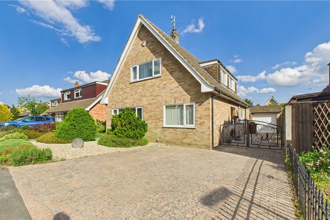 Mount Pleasant Close, Surrey GU18 3 bed detached house for sale
