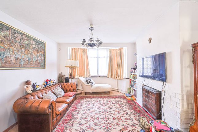 Colindeep Lane, Colindale, London, NW9 3 bed semi