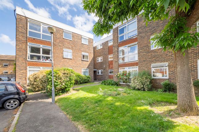 Glena Mount, Sutton 3 bed apartment for sale