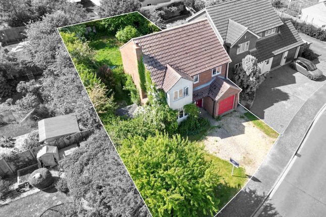 4 bed detached house