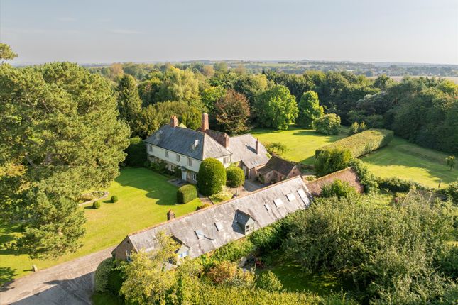 6 bedroom detached house for sale