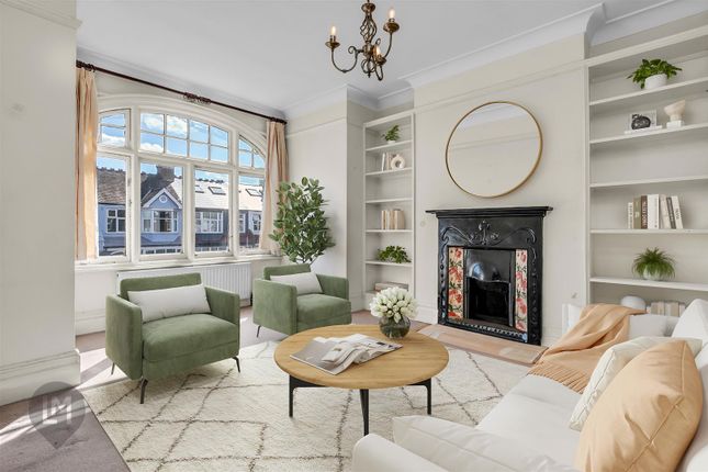 Durnsford Road, London 3 bed flat for sale