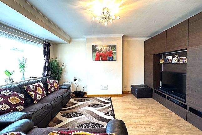 3 bedroom maisonette for sale