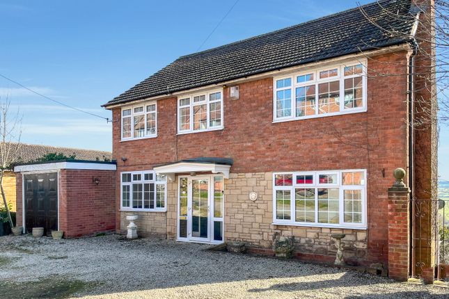 SCHOOL HILL, NAPTON, WARWICKSHIRE, CV47 4 bed detached house for sale