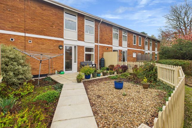 Churchill Drive, Crediton, EX17 2 bed flat for sale