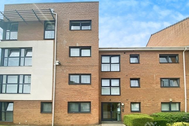 Lowbridge Court, Garston, Liverpool, L19 2 bed flat for sale