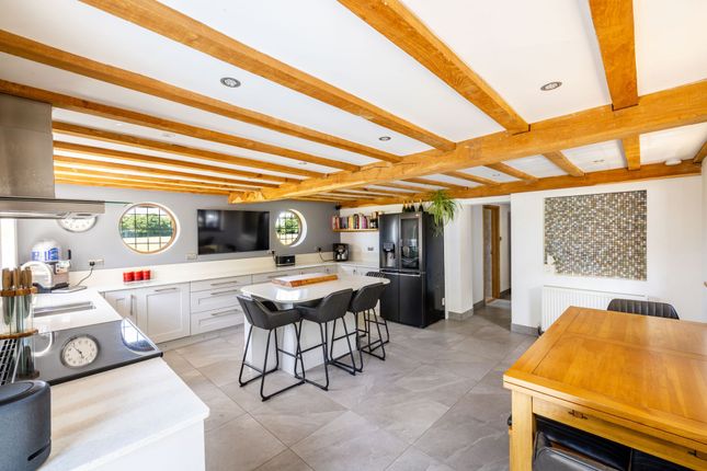 Newchapel Road, Lingfield, RH7 4 bed detached house for sale