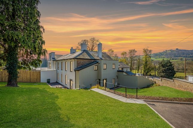 4 bed cottage
